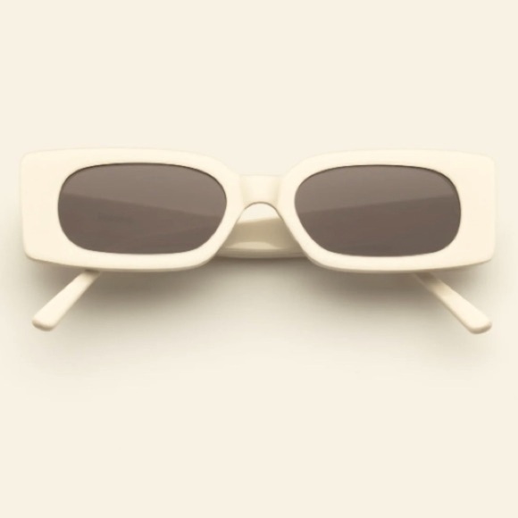 Lu Goldie X Lisa Danielle Cream Salome sunglasses - Picture 2 of 5